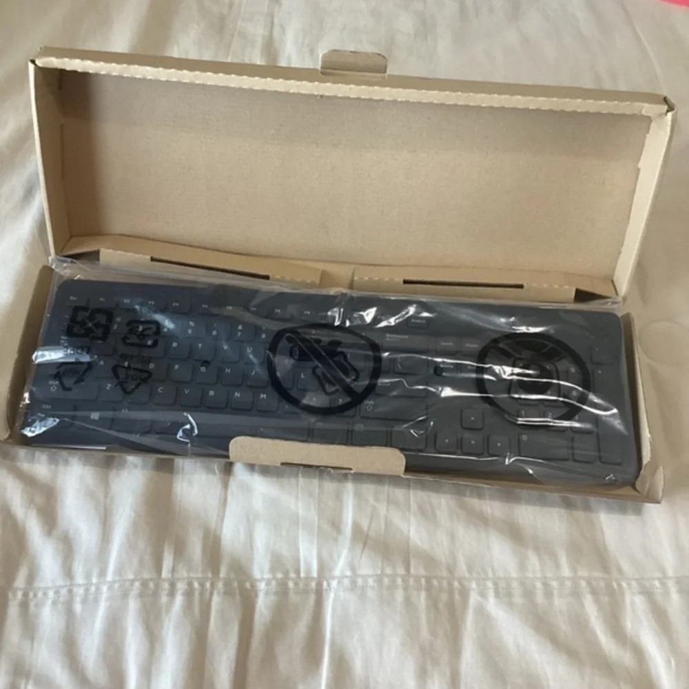 Dell black slim Wireless Keyboard new in box